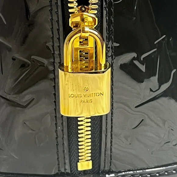 Louis Vuitton Vernis Alma PM in Noir - Picture 4 of 12